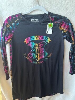 Warner Bros. Kids Black Long Sleeve sleepwear Top with Rainbow Hogwarts Crest 10